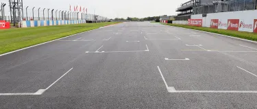 Donington Park start/finish straight