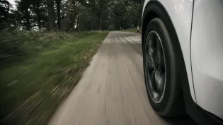 tyre-on-road.jpg