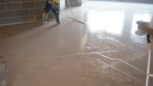 Highflow screed being installed at Beaumont Hall