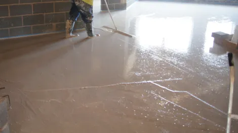 Highflow screed being installed at Beaumont Hall