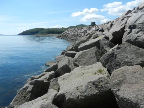Sea Defence Stone Rocks Armourstone Rock for Sea Defence & Erosion Control | Holcim UK