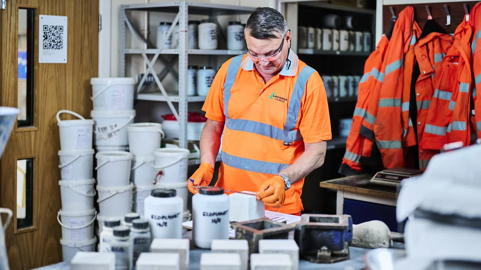Cauldon laboratory tests for ECOPlanet green cement.