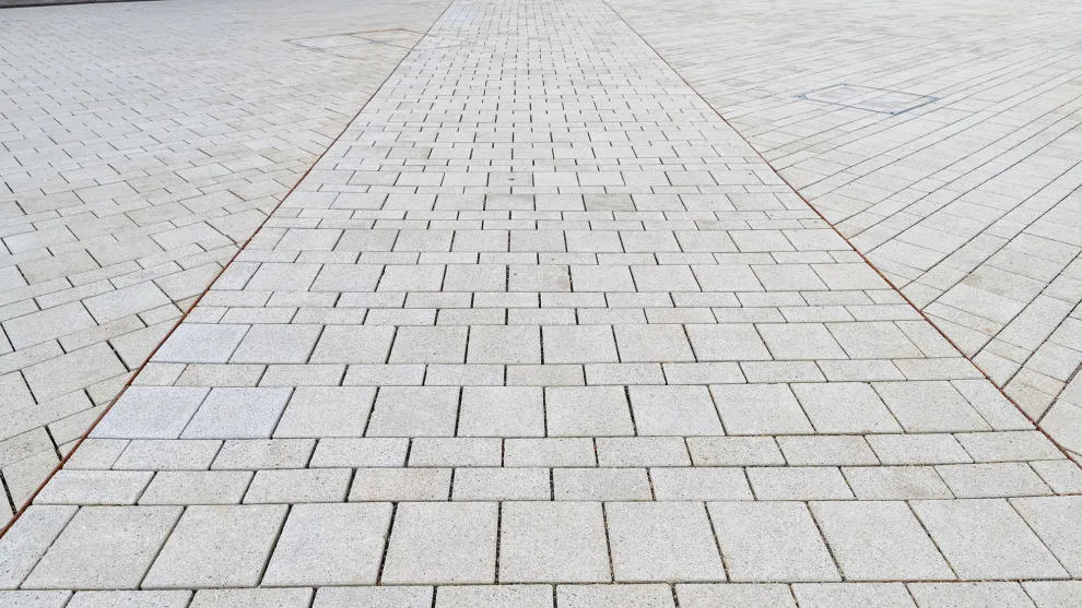 Paved path of Hemel Hempstead Crematorium