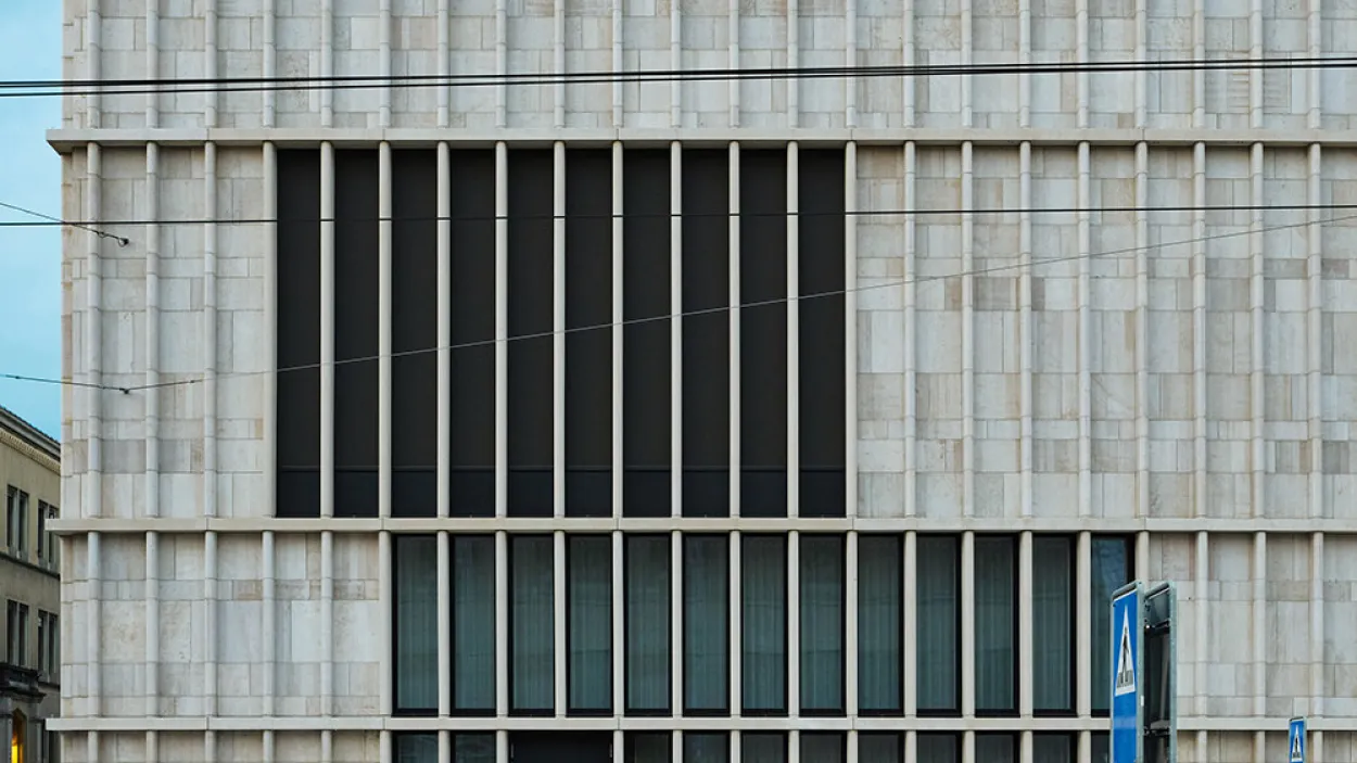 Kunsthause building from across the street