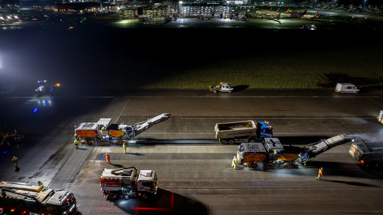 An aerial view of London Luton Airport runaway after its resurfacing. Holcim supplied 35,000 tonnes of aggregates to the project.