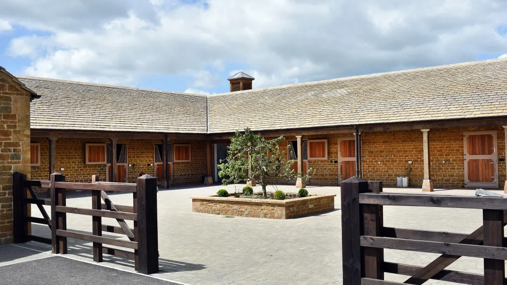 icomb property stable block