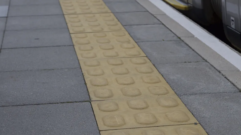 nottingham-tram-platform.jpg