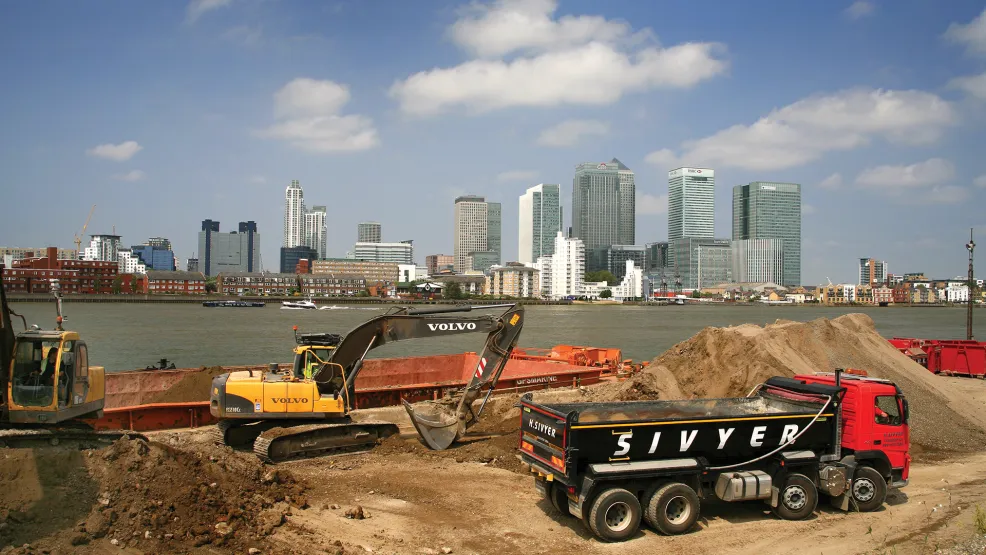 Sivyer Truck & excavator in front of London Skyline