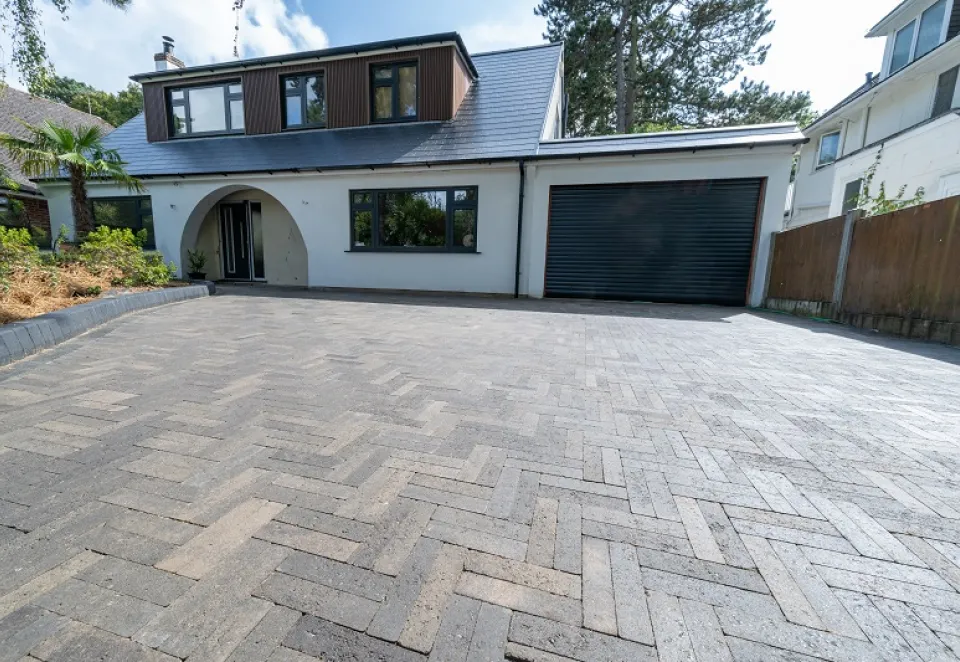 Piccolo Paving driveway example housing 
