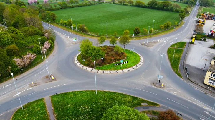Drone picture of a roundabout with SuperCurve on it