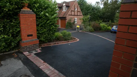The drive of a house, showcasing the use of SuperDrive asphalt